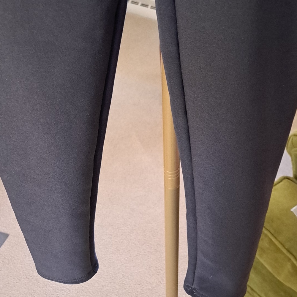 Dk Grey Fleese Lined Leggings with Elastic Waistband L Inseam 27" - Picture 3 of 5